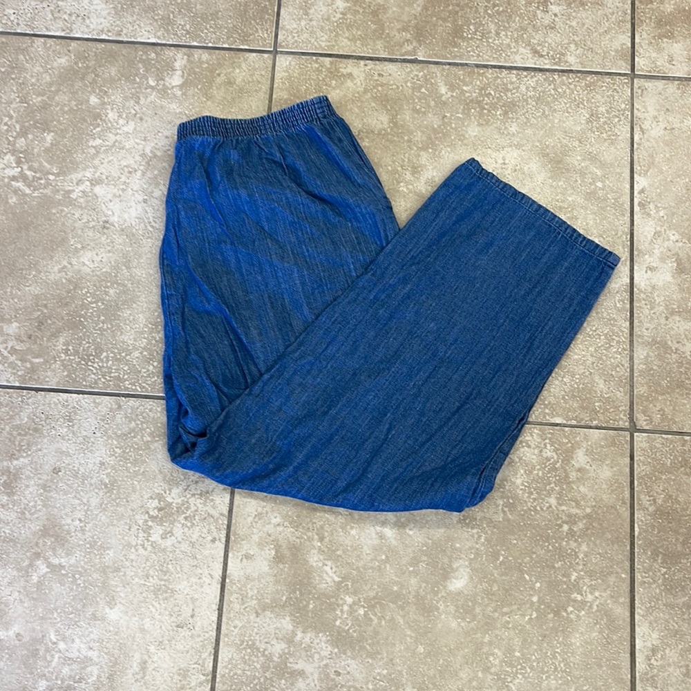 Southern lady pull on jeans